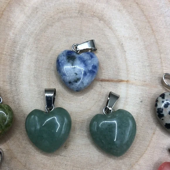 Bundle lot 13 stone gemstone heart pendants or charms boho romantic colorful - Picture 5 of 8
